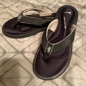 Nike Comfort Footbed Black Slip on womens size 8 Sandals